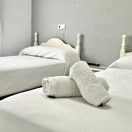 Hostal Carlos III Aldea Quintana Exterior photo